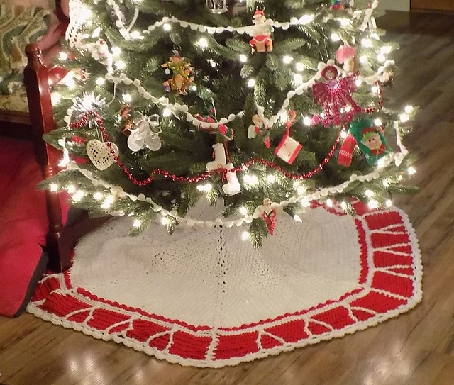 MarieMontroy_medium2 O'Christmas Tree Skirt & Long John Stocking Pattern Release